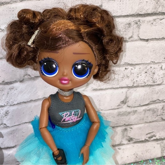 L.O.L. Surprise! LOL Surprise OMG Miss Glam Doll & Miss Puppy Pet Big Sis Pup - Picture 2 of 12